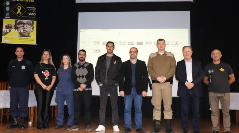 Equipe na palestra